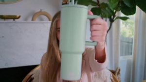 แก้วน้ำ แก้วเก็บความเย็น 30oz 890ml เก็บอุณหภูมิ ได้ยาวนาน มีหูจับและฝาหลอด