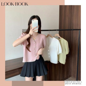 QDshop แนะนำ เสื้อผู้หญิงคอวี เนื้อผ้านิ่มน้า ขอบแต่งลูกไม้เพิ่มความน่ารัก แมทช์ง่ายสุด ใส่ได้ทุกโอกาสทุกเทศกาลเลยน้าาา ราคาถูกตาแตก