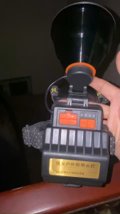 ĐÈN PIN  TD-112 SIÊU SÁNG HỢP KIM NHÔM PHA LỚN 5 PIN CỰC KHỎEZOOM XA GẦN