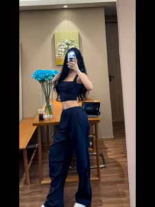 Áo không tay cổ vuông cắt thấp phong cách trẻ trung dành cho nữ mùa hè xếp li ngắn có dây treo đáy hợp thời trang