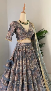 PRE ORDER 15 DAYS - SEMISTITCHED LEHANGA SUITS