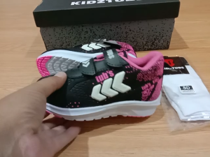 Sepatu Desain Nyaman untuk Anak: Pilihan Terbaik untuk Usia PAUD hingga SMA