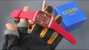 Box Exclusive Jam Tangan Guess Kotak Romawi SV-745EA / Jam Tangan Fashion Wanita Tali Rubber Diameter 32cm