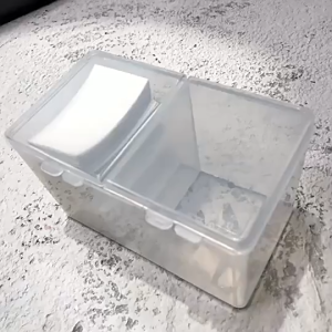 กล่องใส่สำลี 2ช่อง (ฝาแยก) กล่องใส่อุปกรณ์ กล่องเก็บของ 2ช่อง สะดวกสะบาย สีใส/ชมพู (คละสี)