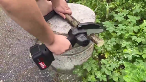 299VF/599VF เลื่อยโซ่ไร้สาย เลื่อยไฟฟ้าแบต เลื้อยไม้ไฟฟ้า สามารถตัดกิ่งสูง 5m ได้ นำเข้าจากเยอรมัน 6นิ้ว Li-ion เลื่อยไฟฟ้าแบตด้ามยาว รับประกัน เลื่อยโซ่ไร้สาย เลื่อยไฟฟ้าไร้สาย ​เลื่อยยนต์ตัดไม้ เลื่อยตัดไม้ เลื่อยไร้สาย เลื่อยไฟฟ้า