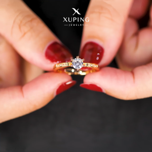 Xuping Cincin Kasual Wanita Mata Bulat Motif Baris 0121230433