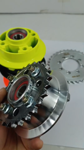 ดุมสเตอร์ เวฟ100 w100ครบชุดดุม กระจก พร้อม+สเตอร์หลังกลึง26-36ใส่สำหรับแปลงสเตอร์เล็กและใส่รถเดิมตรงรุ่นเกรดเทียบแท้