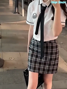 Classic Plaid Skirt for Women: A Fashionable Check Design Suitable for a Variety of Wear, Dignified and Elegant