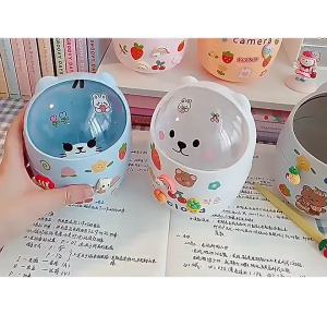 (TẶNG KÈM STICKER) Thùng rác mini có nắp hình Gấu có thể đựng bút phụ kiện đa năng nhỏ gọn không chiếm diện tích-Joyee