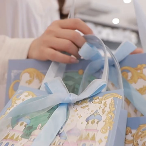 ถุงของขวัญพรีเมี่ยม ลาย3มิติ/ดอกไม้/ฤดูใบไม้ผลิ หูหิ้วเชือก ขนาด S/M/L พร้อมส่ง