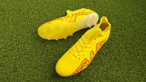 24-hour express 24 hour express soccer shoes Football Shoes Football Boots are comfortable breathable and durable this years new yellow