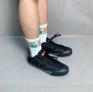 Dorks Metro Low Full Black - Sepatu Sneakers Casual Pria Wanita Sepatu Sekolah Dorks