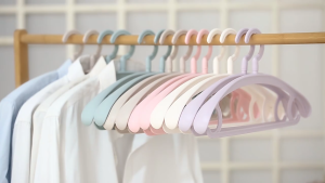 ไม้แขวนเสื้อ PP กันลื่น แบบหนา สำหรับห้องนอนหรู ไม่มีรอยต่อ