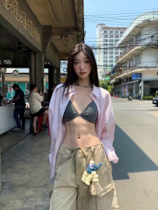 ❣Fortunee ❣ "เสื้อเชิ้ตลายทางสีชมพู เสื้อเชิ้ตผู้หญิงแบบหลวมใส่ได้หลายโอกาส เสื้อเชิ้ตกันแดดสำหรับฤดูใบไม้ผลิและฤดูใบไม้ร่วง