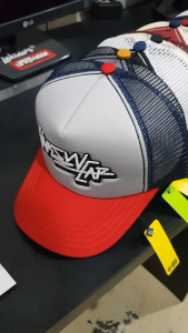 Topi Trucker Terbaru 2022: Gaya Adventure dan Trendy Bandung