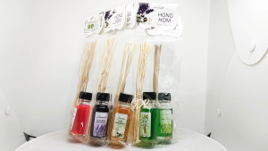 ก้านไม้หอมปรับอากาศ น้ํามันหอมระเหย น้ําหอมอโรม่าHonghom reed diffuser 15 ml.