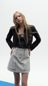 BILLY SKIRT กระโปรงยีนส์ทรงเอ ดีเทลกระเป๋าหน้า