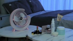 Akari Rechargeable Eclipse Fan: A Five-Color LED Nightlight & Three-Speed Wind Speed Desk Fan