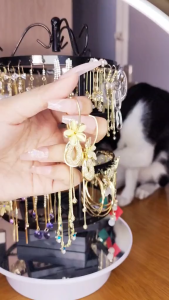 Bông tai hình chiếc lá lượn sóng đính đá phong cách sang chảnh đi tiệc kiểu dáng đơn giản dễ kết hợp phong cách Hàn Quốc BSTKL - [NaLa Shop]