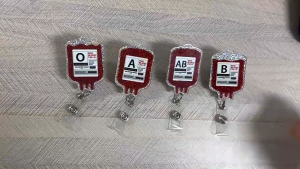 1Pack Blood Bag ID Clip Name Tag Badge Reel Clip for Doctor Night-Nurse Medical Staff