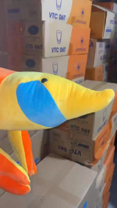 GÍA SỐC- GẤU BÔNG HÌNH CON TÔM MÀU SẮC( GẤU LOẠI TO)