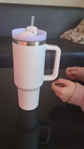 แก้วเก็บความร้อนสแตนเลส304พร้อมหูจับ 900ML หลากสี พร้อมหลอด ของแท้ รุ่นมีหูหิ้วมีหลอด