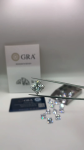 เพชร Moissanite รูปทรง SQ-Princess Cut (SQ) ไซส์ 1.5x1.5-5x5 mm.Clarity: vvs1 Color: D เพชรน้ำงามคัดเกรดคุณภาพสูง