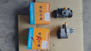 Bơm dầu bánh trước (heo thắng trước) mã số BJ212 loại có và không có xả gió. Lắp xe đưới 1 tấn