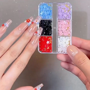 1 Kotak Aksesoris Kuku Ornamen Putih Flower Bunga Putih 3D Hiasan Beads Emas Perak Metallic Nail Art Accessories