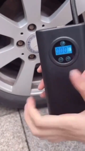 เติมลมยางแบบพกพา  การวัดแรงดันที่แม่นยำ ปั้มลมแบบพกพา ปั้มลมไฟฟ้า เติมลมรถยนต์ ปั๊มลมอย่างรวดเร็ว ชาร์จไฟได้ จอLED เครื่องปั๊มลมไฟฟ้า  คุณภาพดีใช้ได้ทน