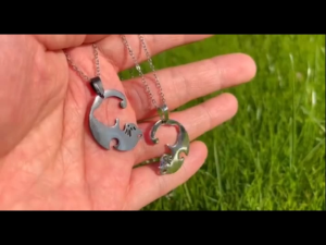 Anti Karat Asli Bentuk Kitten Necklace Spliced Titanium Steel Necklace Couple Men's and Women's Set Liontin Korea Aesthetic Barang