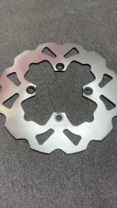 Đĩa sau exciter 135 5 số size 220mm MS02