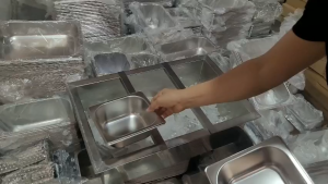 thùng đá inox kèm nắp mica làm mát khay topping loại 1/6 hoặc 1/9