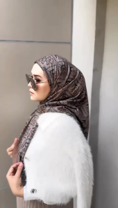 SKYSHOP HIJAB LAIKA SERIES BY BANIESCOOP BAHAN VOAL ULTRAFINE HQ KERUDUNG SEGI EMPAT MURAH PAKAI BOX