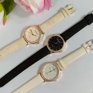 Jam Tangan Wanita Terbaru Strap Kulit PU Fashion Korea Dial Diamond Display Quartz