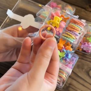 ONE-C1122 Karet Jepit Box Gift Set 4 Sekat Colorfull Aksesoris Rambut Anak Perempuan Jepitan