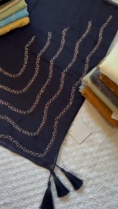 Jilbab segiempat paris by Erin (Bahan paris jadul premium)