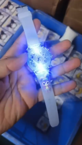 Jam tangan anak Motif Sanrio My Melody Cinnamorol Dengan Fitur Lampu LED Tali Silicone