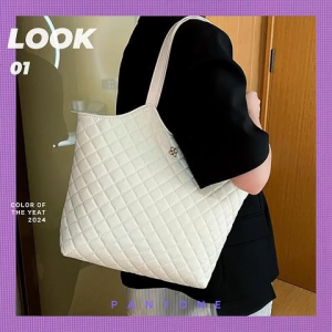 QDshop ขายดี กระเป๋าแฟชั่นสำหรับผู้หญิง เป็นงานผ้า ทรงสวย เรียบหรู ดูดีแบบสุดๆ ใส่ของได้เยอะ สีไหนก็สวย เหมาะกับทุกการแต่งตัว สั่งเลย รุ่นที่สาวๆไม่ควรพลาด