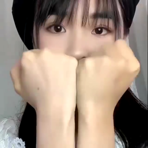 Xịt Chống Nắng Trắng Da Dưỡng Ẩm Da Maycreate SPF35