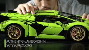 Lamborghini 1:8 Bricks racing toy 3696pcs Large size model gift boy toy Green Super Buildingblock Car Model Build Blocks