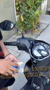 TUTUP MASTER REM ATAS MOTOR COVER TUTUP MINYAK REM DEPAN COVER MINYAK PENUTUP LUBANG MINYAK MASTER REM MOTOR FULL CNC ALUMINIUM TEBAL FREE BAUT UNTUK MOTOR HONDA YAMAHA Vario 125 OLD 150 OLD Beat Fi Scoopy FI BEAT DELUXE NMAX AEROX LEXI VEGA MIO M3 FINO