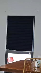 Rèm dán cửa xếp ly chất liệu vải không dệt chắn nắng không cần đóng đinh khoan tường giá siêu rẻ