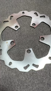 Đĩa sau exciter 150 size 220mm MS03