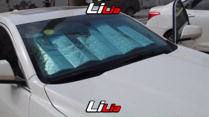 ม่านบังแดดลายทั่วไปและแบบเลเซอร์บังแดดหนาขึ้นกัน ผ้าบังแดดหน้ารถม่านพับได้มีสายรัดเพื่อไม่ให้หลุดได้ง่าย ของแท้100% toyata honda mazda suzuki izusu