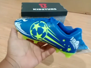 Sepatu Bola Desain Nyaman & Sepatu KIDZTUBS untuk Anak