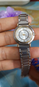 Đồng hồ nữ Crystal mặt trãi tia dây thép không gỉ second hand si nhật- đã qua sử dụng
