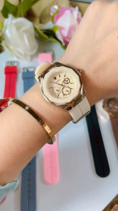 Jam Tangan Kasual Wanita Analoq Terbaru Strap Rubber Elastis Elegan Fashion Terkini