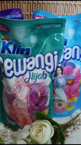 pewangi pakaian soklin pewangi 800 ml