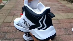 New Mens Basketball Shoes Running Sports Shoes High Cut Sneakers Shoes Breathable Comfortable Student Basketball Shoes